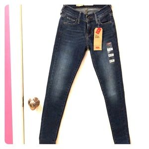 WOMENS Levi’s 710 Super Skinny Mid-Rise Slim Jeans